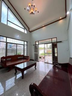 NTG878 ให้เช่า บ้านเดี่ยว 3ชั้นลาดพร้าว93 กำลังรีโนเวท  เหมาะสำหรับทำออฟฟิศ สำนักงาน สตูดิโอไลฟ์สด จดทะเบียนบริษัทได้ จอดรถ 3-4 คันในบ้าน-202501092023091736428989996.jpg