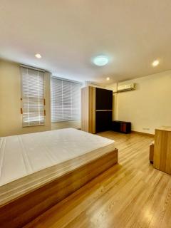 NTG782 ให้เช่าทาวน์โฮม 3 ชั้น , พรีเมียมเพลส Premium Place Ekamai-Ramintra สุคนธสวัสดิ์ มีเฟอร์ พร้อมอยู่ ทำออฟฟิตได้-202501131916471736770607315.jpg