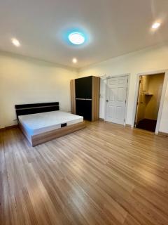 NTG782 ให้เช่าทาวน์โฮม 3 ชั้น , พรีเมียมเพลส Premium Place Ekamai-Ramintra สุคนธสวัสดิ์ มีเฟอร์ พร้อมอยู่ ทำออฟฟิตได้-202501131916481736770608027.jpg