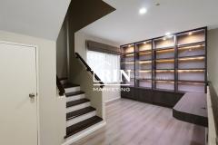 ขายถูก ทาวน์โฮม บ้านกลางเมือง วิภาวดี 64 ขนาด 20 ตรว. พื้นที่ใช้สอย 189 ตรม. สภาพดีมาก ตั้งอยู่ที่ ซอยวิภาวดีรังสิต 64 แยก 13 แขวงตลาดบางเขน เขตหลักสี่ กรุงเทพฯ. บ้านพร้อมเข้าอยู่  ทำเลดีมาก-202501141121311736828491152.jpg