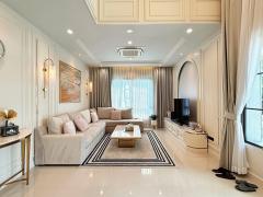 ขายบ้านเดี่ยวหลังใหญ่ บ้านสวย วิวสนามกอล์ฟลอร่าวิลล์ โครงการเศรษฐสิริ กรุงเทพฯ-ปทุมธานี เมืองปทุมธานี.-202501252250181737820218430.jpg