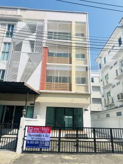 ขาย/ให้เช่า Home Office ขนาด 4 ชั้น หลังมุม  Arcadia Office At Home ( อเคเดีย ออฟฟิศ แอท โฮม )  ที่ตั้ง ทางคู่ขนานมอเตอร์เวย์ ถนนร่มเกล้า 1แขวงคลองสามประเวศ เขตลาดกระบัง กทม. 
