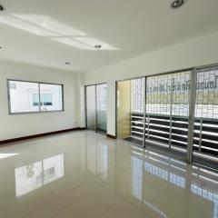 ขาย/ให้เช่า Home Office ขนาด 4 ชั้น หลังมุม  Arcadia Office At Home ( อเคเดีย ออฟฟิศ แอท โฮม )  ที่ตั้ง ทางคู่ขนานมอเตอร์เวย์ ถนนร่มเกล้า 1แขวงคลองสามประเวศ เขตลาดกระบัง กทม. -202501302129571738247397388.jpeg