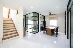 NTG948 ให้เช่า บ้านเดี่ยว เศรณี รายา 2 หลังริม เฟอร์ครบพร้อมอยู่ ต่อเติมออฟฟิศ สำนักงานพื้นที่ด้านหน้า-202501302230521738251052791.jpg