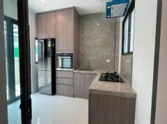 ให้เช่า บ้านเดี่ยว บางกอก บูเลอวาร์ด ศรีนครินทร์-บางนา 200 ตรม 50 ตรว-202502011452441738396364067.jpg