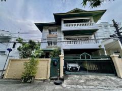 ให้เช่า บ้านเดี่ยว 3 ชั้น รีโนเวทใหม่ 100 ตรว. 4 ห้องนอน สาทร ซอย เย็นอากาศ 2 สวนพลู ใกล้ One Bangkok สวนลุมพินี สีลม และ MRT ลุมพินี-202502051452101738741930360.jpg
