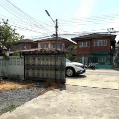  ให้เช่า บ้านเดี่ยว 2 ชั้น หมู่บ้านรัตนโกสินทร์ 200ปี ( รหัสทรัพย์ 202530) ต.ประชาธิปัตย์ อ.ธัญบุรี จ.ปทุมธานี ให้เช่า บ้านเดี่ยว 2 ชั้น หมู่บ้านรัตนโกสินทร์ 200ปี ( รหัสทรัพย์ 202530) ต.ประชาธิปัตย์ อ.ธัญบุรี จ.ปทุมธานี-202502131652151739440335263.jpg