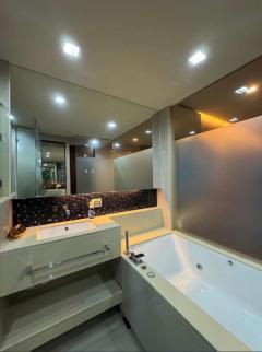 ขายคอนโด ดิ แอดเดรส สาทร 70 ตรม. Fully Furnished *วิวแม่น้ำเจ้าพระยา*-202502131747581739443678140.jpg