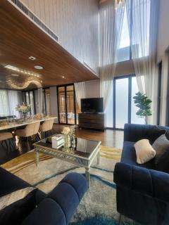 NTG 997 ให้เช่า พลูวิลล่า สุดหรู 4 ชั้น ไบบิวรี่ วิลเลจ ศรีนครินทร์ ตกแต่งพร้อมเข้าอยู่ พร้อมลิฟท์ โดยสาร และสระว่ายน้ำ ส่วนตัว-202502171540571739781657161.jpg