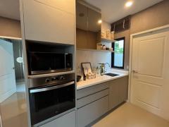 [ให้เช่า] FOR RENT LUMPINI TOWN PLACE SUKHUMVIT - SRINAKARIN / 4 bedrooms 3 bathrooms / 40 Sqw. 185 Sqm. **65,000** CLOSE TO MRT SI DAN STATION-202502240902351740362555073.jpg