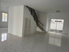 ให้เช่าอาคารพาณิชย์ ถนนหทัยราษฎร์ 2 คูหา 50,000 บาท โทร 061-94-19639-202502241605321740387932638.jpg