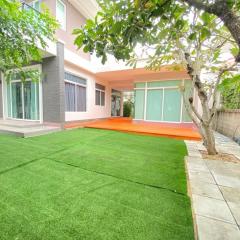 NTG1030 ให้เช่า บ้านเดี่ยว คาซ่า พรีเมี่ยม อ่อนนุช-วงแหวน ตกแต่งบิ้วอินสวยหรู เฟอร์ครบพร้อมอยู่  บางนา กม.7 ใกล้เมกา บางนา สนามบินสุวรรณภูมิ-202502251356271740466587107.jpg