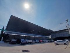 ให้เช่าพื้นที่ขนาด 2,800 ตารางเมตร  เหมาะทำโชว์รูมต่างๆ หรือสนามแบดมินตัน  ศรีราชา ติดมอเตอร์เวย์พัทยา - กรุงเทพ