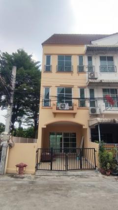 ขายถูก ทาวน์โฮม modern town เอกชัย46 ห้องมุม 3 ชั้น 24.8ตรว. บ้านใหม่ ขายราคาถูก