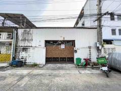 โกดัง ประชาอุทิศ 54 แยก 4-1 ทุ่งครุ                 