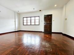 ขาย ทาวน์โฮม ซอย สวนผัก 27 ปรับปรุงใหม่ 155 ตรม. 20 ตร.วา-202502271700251740650425420.jpg