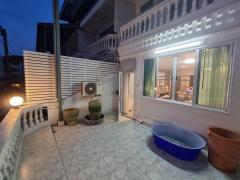 NTG1049ให้เช่า ทาวโฮมใกล้ใต้ดินสุทธิสาร ประมาณ500เมตร จอดรถในบ้านได้2คัน ใกล้ห้าง เซ็นทรัล พระราม9 เซ็นทรัลลาดพร้าว เอสพาหนาดรัชดา เดอะสตรี-202502271712251740651145336.jpg