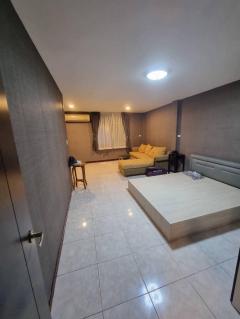 NTG1049ให้เช่า ทาวโฮมใกล้ใต้ดินสุทธิสาร ประมาณ500เมตร จอดรถในบ้านได้2คัน ใกล้ห้าง เซ็นทรัล พระราม9 เซ็นทรัลลาดพร้าว เอสพาหนาดรัชดา เดอะสตรี-202502271712261740651146731.jpg