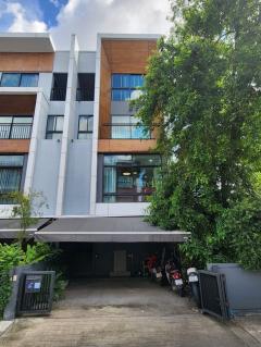 ให้เช่า ทาวน์โฮม Arden Phatthanakan 185 ตรม 25 ตรว