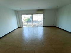ขายอาคารพาณิชย์ 3 ชั้น หลังมุม ประเวศ เฉลิมพระเกียร ร.๙ (N.644)-202503121138111741754291592.jpg