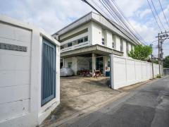 ให้เช่าโรงงานพร้อมสำนักงาน 2 ชั้น เนื้อที่ 418 ตรว. 1,100 ตรม. มีใบ รง.4 ใกล้ MRT ติวานนท์ 700 เมตร  