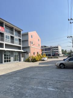 อาคารพาณิชย์ 3 ชั้นครึ่ง ห้องคู่ ติดถนนเพชรเกษม-202503170849131742176153718.jpg