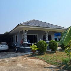 ขายบ้านเดี่ยวชั้นเดียวพร้อมที่ดิน อำเภอเมือง จังหวัดลำพูน เนื้อที่ 200 ตารางวา 