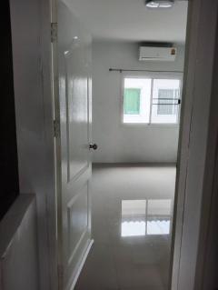 #ให้เช่าบ้านทาวน์ฮ้าส์ งามเจริญ16 บางละมุง โรงโป๊ะใกล้ ดูโฮม ค่าเช่า 7000บาทเท่านั้น!! -202503201343331742453013183.jpg