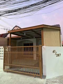 ขายทาวน์เฮ้าส์ หมู่บ้านทอรุ้ง บ้านหลังมุม รีโนเวทใหม่ทั้งหลัง (N.1627)-202503241527011742804821206.jpg