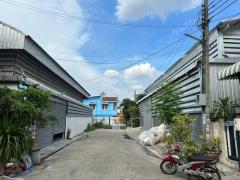 ให้เช่าโกดัง 300 ตรม. ซอยนวลจันทร์ 36 ( นวมินทร์ 163 ) เดินทางสะดวก รถ 6 ล้อเข้า-ออกได้
