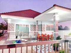 ปั้มปตท. ตลาดไอคิว 3.8 กม. สุรินทร์ ลำดวน 3.8 กม.บ้านเดี่ยวใหญ่ สลักได ชั้นเดียว 65ตารางวา ขายหรือให้เช่า  3นอน 2น้ำ