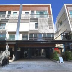 PP356 ขายโฮมออฟฟิศ 4 ชั้น ดิสทริค เอกมัย-รามอินทรา DISTRICT EKKAMAI-RAMINTRA รามอินทรา 40 โมเดิร์นออฟฟิศ เดินทางสะดวก เหมาะซื้อทำออฟฟิศและอยู่อาศัย-202503291117401743221860004.jpg