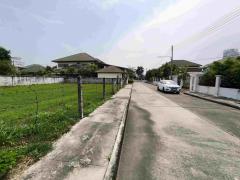 ที่ดินเปล่า 119 ตรว. เหมาะสำหรับปลูกบ้านพักอาศัย ตรงข้ามเซ็นทรัลชลบุรี-202503291652531743241973822.jpg