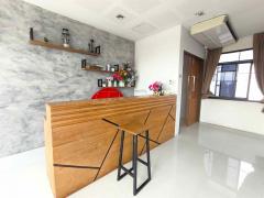 อาคารพาณิชย์ 3.5 ชั้น ทำเลทำธุรกิจ พท.ใช้สอยกว่า 900 ตรม.-202503291826241743247584870.jpg