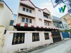 ทาวน์โฮม ทำเลดี จรัญสนิทวงศ์ 50 (Soi Charan Sanitwong 50)
