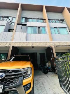 ขายทาวน์โฮม 3 ชั้น 18.1 ตรว. โครงการบ้านกลางเมือง สาทร - สุขสวัสดิ์ ใกล้ทางด่วนและรถไฟฟ้า 