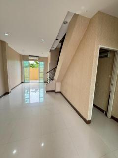 ขายถูก ทาวน์โฮม modern town เอกชัย46 ห้องมุม 3 ชั้น 24.8ตรว. บ้านใหม่ ขายราคาถูก-202504011348441743490124797.jpg