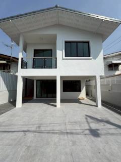 ขายบ้านเดี่ยว 2 ชั้น สร้างใหม่ หมู่บ้านอยู่เย็น 2 รามอินทรา ใกล้เซ็นทรัลอีสวิลล์ (N.1643)