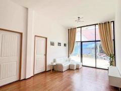 ขายด่วน ทาวน์โฮมหมู่บ้านเจริญสุข 2 ติดถนนทางหลวง 36 ใกล้แยกกระทิงลาย ถนนสุขุมวิท-พัทยา เลี่ยงเมืองพัทยา-202504021650061743587406878.jpg