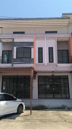 ขายตึกแถว ขนาด 20 ตร.วา ทำเลทอง ติดถนนใหญ่ ใกล้อุทยานราชภักดิ์