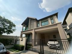 แต่งเต็ม!!! พร้อมสระว่ายน้ำ ขายบ้านเดี่ยวหลังมุม โครงการ  บางกอก บูเลอวาร์ด เวสต์เกต เป็นส่วนตัวมาก ขนาด 68.9 ตารางวา!