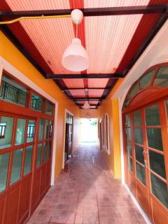 ให้เช่าถูกมาก!! อาคารพร้อมที่ดิน 580 ตร.ว. ทำเลทองการทำธุรกิจ ค้าขาย ร้านอาหาร ใกล้ตลาดบางน้ำผึ้ง อ.พระประแดง -202504051733091743849189993.jpg
