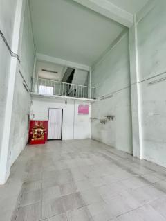ขาย-ให้เช่า อาคารพาณิชย์ 3.5 ชั้น 16 ตรว. ถ.ประชาอุทิศ 60-1 *ใกล้โรงเรียนอิสลามวิทยาลัย*-202504061517541743927474711.jpg
