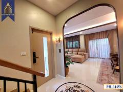 ขาย บ้านแกรนด์บริทาเนีย พระราม9-กรุงเทพกรีฑา พัฒนาชนบท ลาดกระบัง พร้อมอยู่ เฟอร์นิเจอร์ครบครัน-202504071951551744030315377.jpg