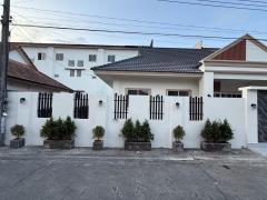 บ้านเดี๋ยวโซนถลาง   บ้านสวยอบอุ่นมีสวนข้างบ้าน ตำบลศรีสุนทร  อำเภอถลาง  จังหวัดภูเก็ต  ที่ตั้ง : หมู่บ้านพนาสนธิ์ปาร์ควิลล์3  ตำบลศรีสุนทร  อำเภอถลาง  จังหวัดภูเก็ต 83000 https://maps.app.goo.gl/CwYjgxw19nr744ZG9  เนื้อที่  :  63.1 ตารางวา  รายละเอีย-202504080929021744079342865.jpg
