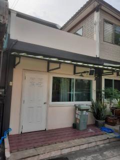 ทาวน์โฮม 2 ชั้น หมู่บ้านบางนาวิลล่า กม.5 ใกล้ถนนใหญ่