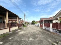 ขายบ้านแฝด ชั้นเดียว พร้อมเฟอร์นิเจอร์ หมู่บ้านปรารถนา ปลวกแดง จ.ระยอง-202504091353571744181637426.jpg