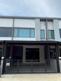 ให้เช่าทาวน์เฮ้าส์ หมู่บ้าน PLENO บางนา-วงแหวน ใกล้เมกาบางนา (N.1649)