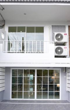 ขายทาวน์เฮ้าส์ 2 ชั้น รีโนเวทใหม่ ใกล้รถไฟฟ้าสายสีเหลือง สถานีมหาดไทย - 00069-202504101120371744258837181.jpg