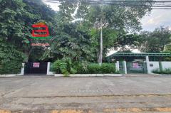 ที่ดินพร้อมบ้านเดี่ยว 2 หลัง หมู่บ้าน ชื่นกมลนิเวศน์ 5 ซอยรามอินทรา 60 เนื้อที่ 247 ตรว. ใกล้รพ.สินแพทย์ รามอินทรา ถนนรามอินทรา แขวงรามอินทรา เขตคันนายาว กรุงเทพฯ